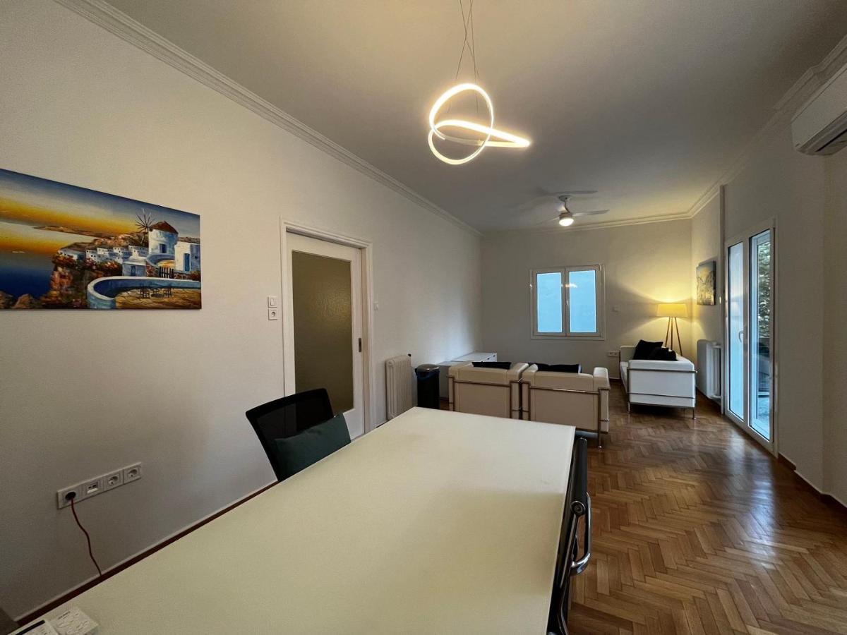 Faliro Comfort Apartment 10 Mins Walking To The Beach Atenas Exterior foto