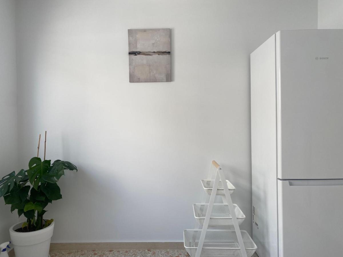 Faliro Comfort Apartment 10 Mins Walking To The Beach Atenas Exterior foto