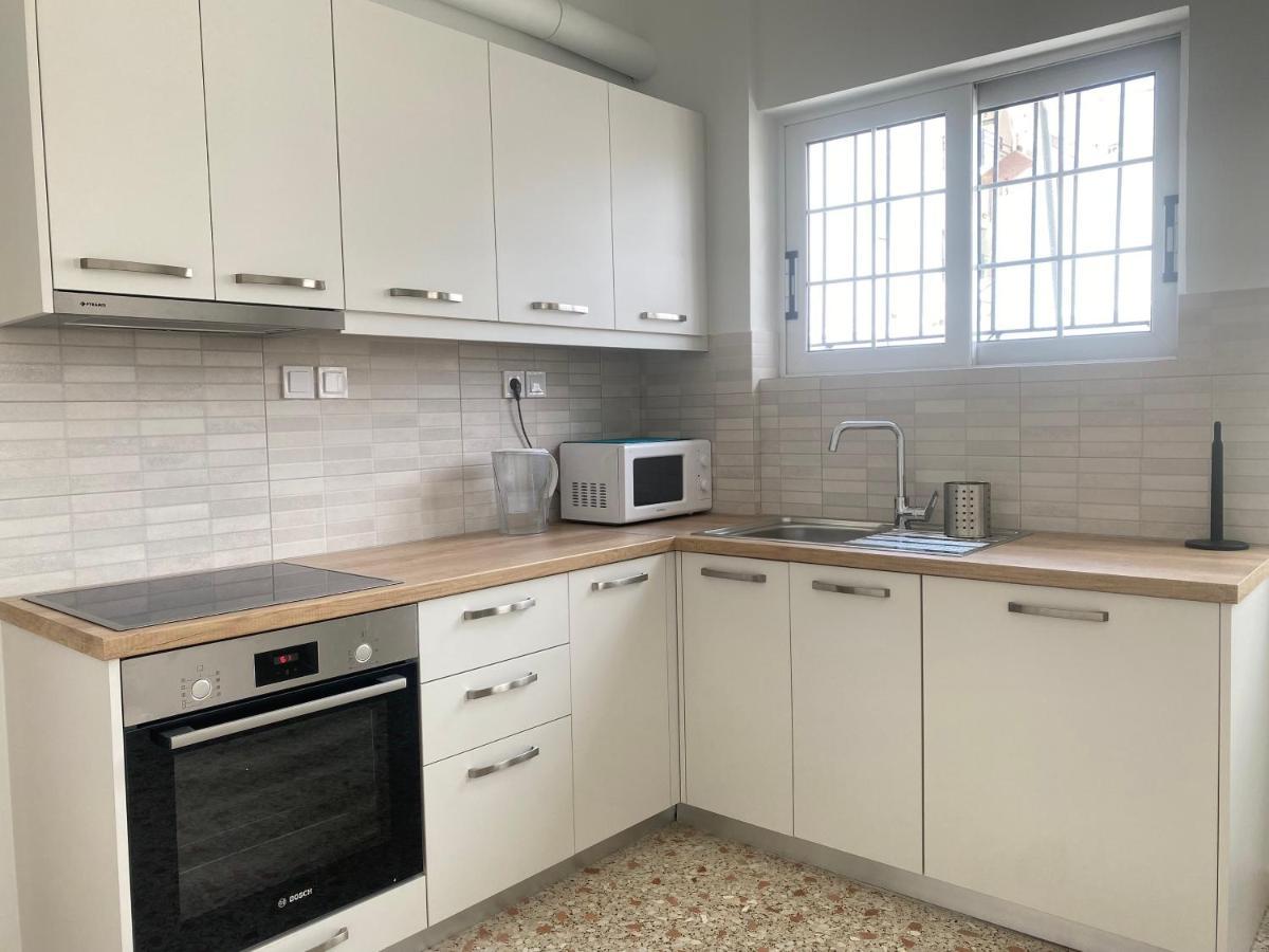 Faliro Comfort Apartment 10 Mins Walking To The Beach Atenas Exterior foto