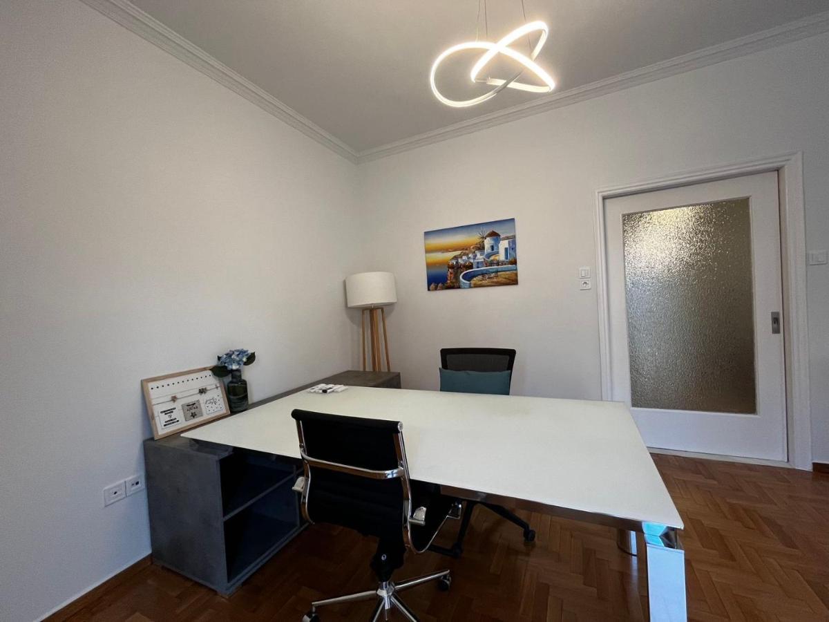 Faliro Comfort Apartment 10 Mins Walking To The Beach Atenas Exterior foto